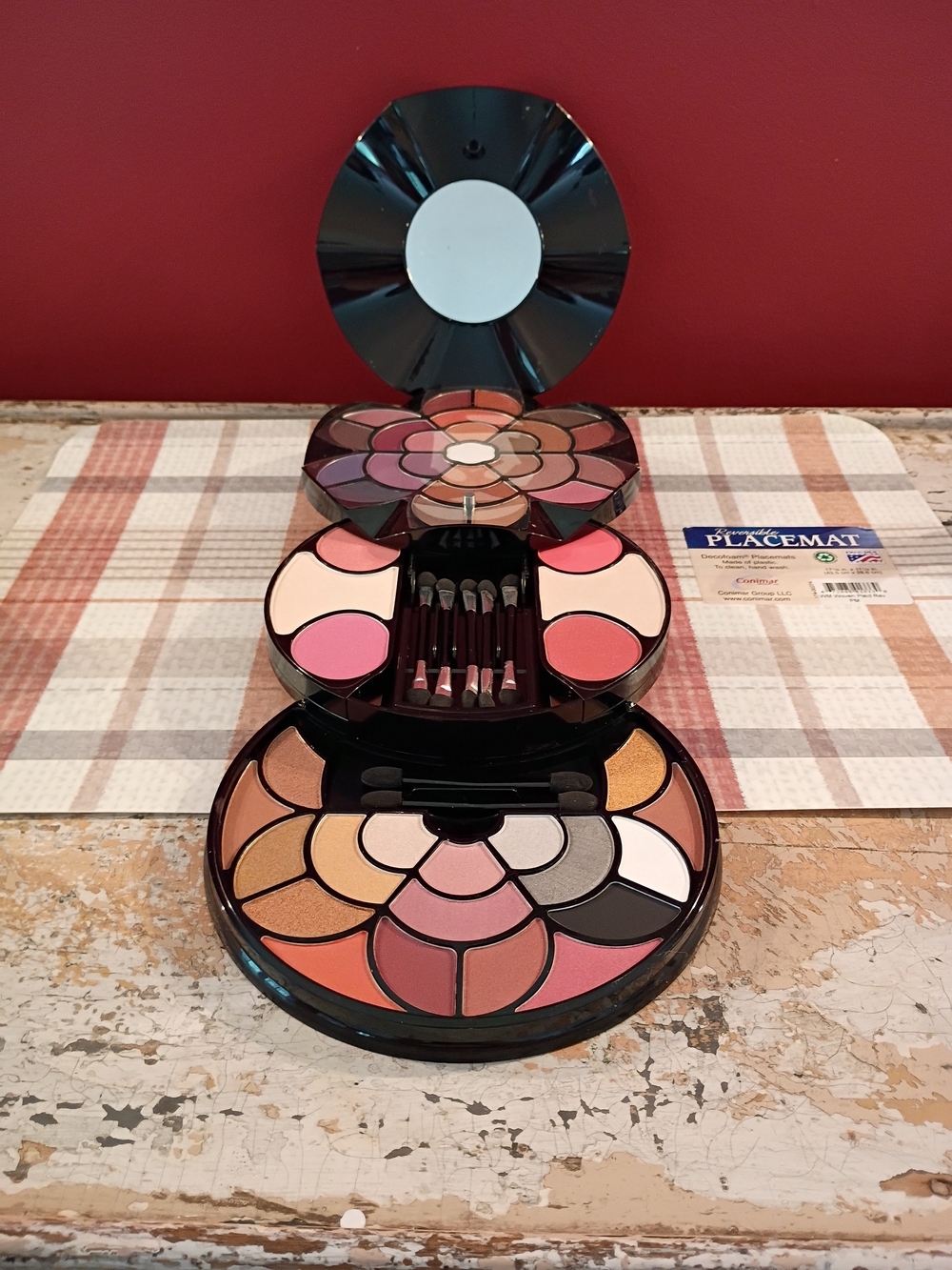Multi-Layer Eyeshadow & Cheek Palette in Pink and Neutral Tones